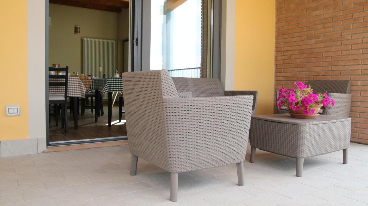Al Ginepro Bed and Breakfast Montecchio  Exteriör bild