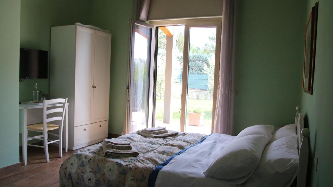 Al Ginepro Bed and Breakfast Montecchio  Exteriör bild