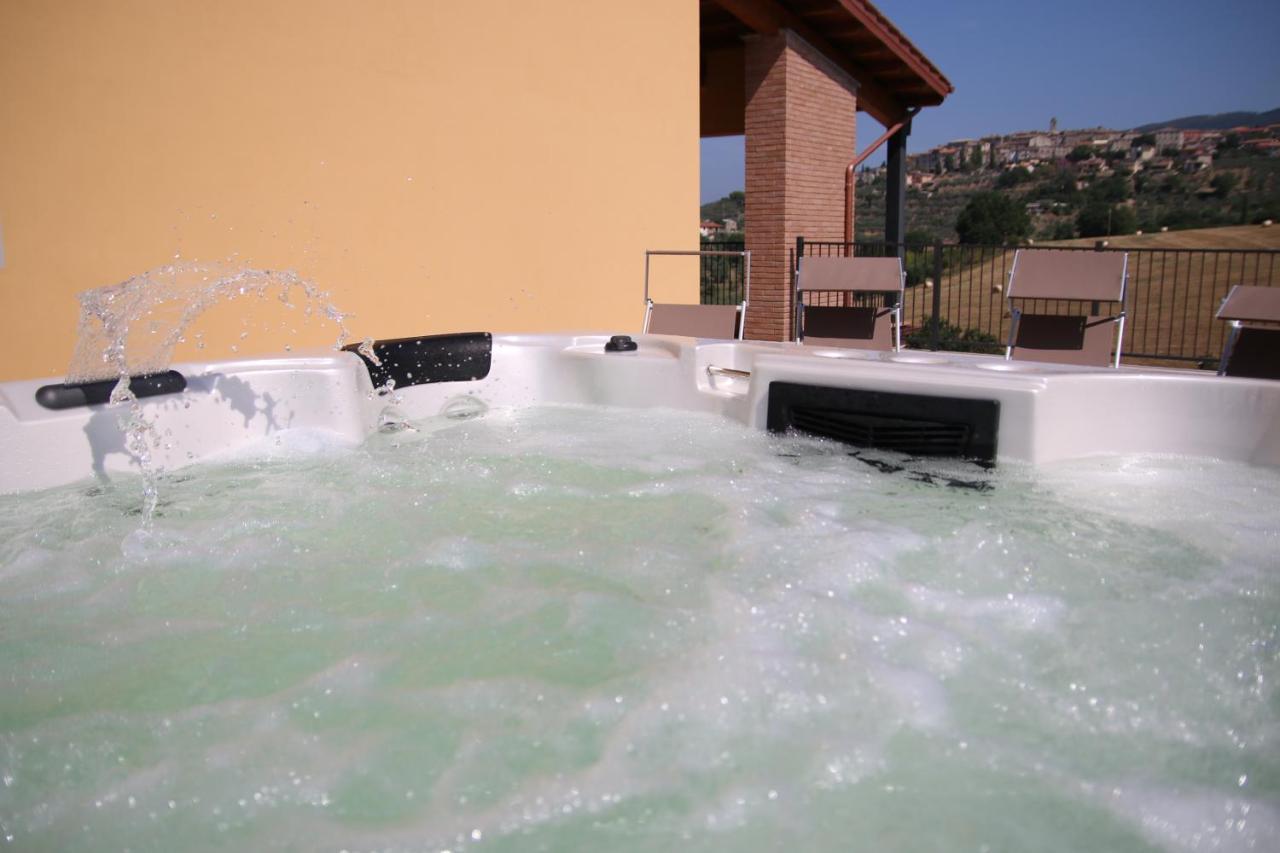 Al Ginepro Bed and Breakfast Montecchio  Exteriör bild